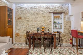 Malama's maisonette at the historic center - 2