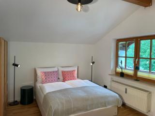 Design-Studio mit Zugspitzblick - Grainau - 2