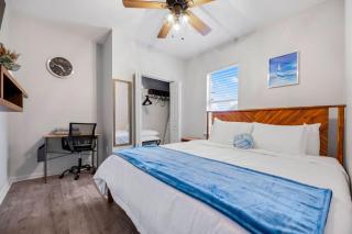 Private Patio - 5 mins to Forsyth & DT - Sleeps 10 - Savannah - 4