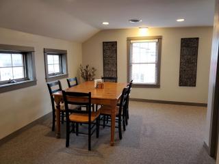Spacious, Pet Friendly, in the Heart of Downtown - New Glarus - 9