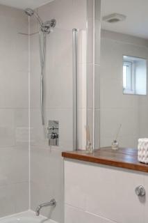 4 beds - 20 min to Central - Londra - 4
