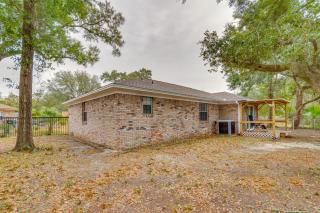 Pensacola Home with Private Yard 7 Mi to Downtown! - Pensacola - 8