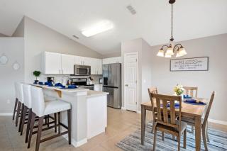 Family Retreat w/ Pool & Foosball, 8.5mi to Disney! - 8