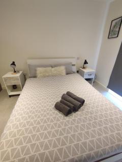 2 bedroom 2 bath 1 ensuite in Roya Asenal beautiful views & parking - Woolwich - 0
