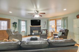 Large Home with Deck and Grill about 9 Mi to Virginia Tech - Christiansburg - 7