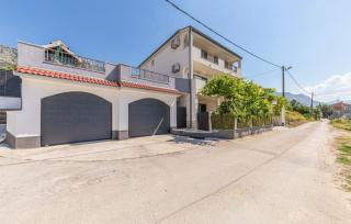 Luxury villa with a swimming pool Kastel Sucurac, Kastela - 21737 - 0