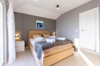 Luxury villa with a swimming pool Kastel Sucurac, Kastela - 21737 - 1