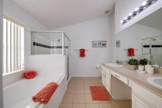 3 bedroom South facing home on gated Highgate Park - Davenport - 2