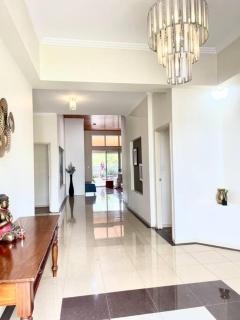 Exclusive Golf Course Community Family Home - Bellbird Park - 5