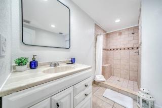 Palm Wave Says - Quietness in Best Location - 2