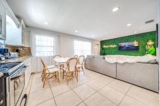 Palm Wave Says - Quietness in Best Location - 1