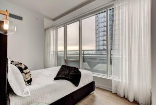 Luxury Downtown Escape Pool & Free Parking - Montreal - 3