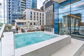 Luxury Downtown Escape Pool & Free Parking - 1