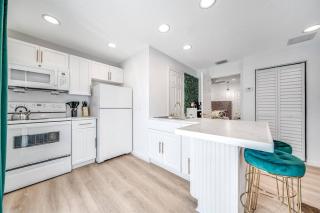 Palm Wave Says - No Extra Fees - Designer Inspired - 7