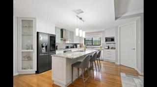 HOT HOT Spoil someone special at this luxe Hunter Valley Estate - stunning luxury in super central location - Nulkaba - 2