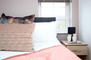 Free Wifi | Parking Access | 3BR - 7