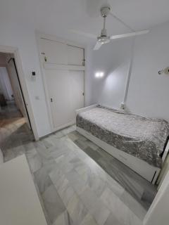 Apt Erisa en Torremolinos dos min de la playa, Puerto Marina - Torremolinos - 4