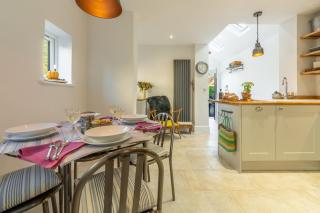 Barnwell Cottage - 2