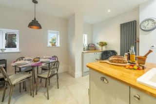 Barnwell Cottage - 1