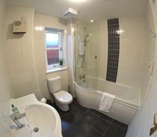 Orange Squirrel Lodge - Aviemore - 1