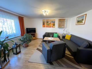 Ferienhaus mitten in der Natur, separater Eingang, Garten - - 2