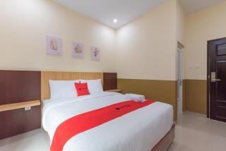 RedDoorz Plus @ La Asiana Guest House - 6