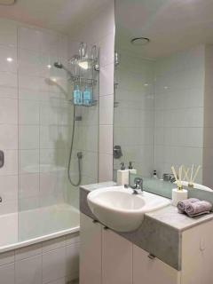 Spacious 3 Bedroom Apartment Southbank - 4