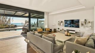 Breath Taking Front Line Beach Villa with Sauna & Jacuzzi - Marbella - 2