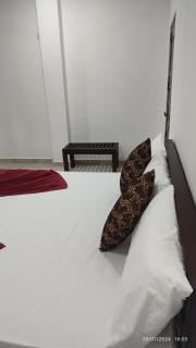 Laxsume Guest House Nilaveli - 6