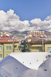 Cleopatra Beach Ultra-Luxury 3-bedroom Penthouse - Alanya - 5