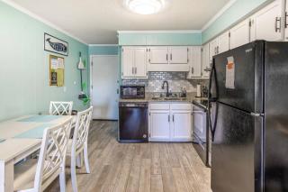 First Floor with Ground Floor Access - Steps to the Beach! - Myrtle Beach - 7