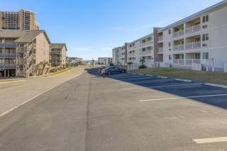 First Floor with Ground Floor Access - Steps to the Beach! - Myrtle Beach - 9