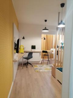 Cozy Central Up Studio - 6