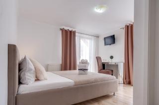 Oana Boutique CDI - Bran - 0