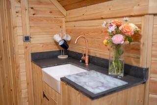 Pine Tree House with Hot tub & Sauna - 4
