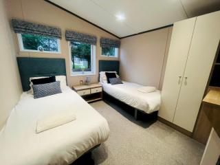 Ailsa Lodge with Hot Tub - York - 5