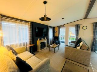 Ailsa Lodge with Hot Tub - York - 4