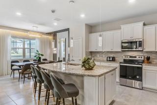 5 Bedrooms4 Bathrooms Windsor Island 1860Sd - 5