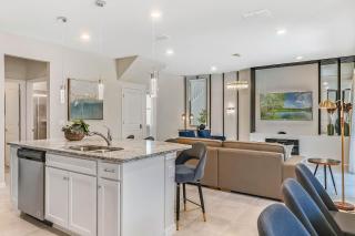 5 Bedrooms4 Bathrooms Windsor Island 1860Sd - 2