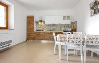 Gorgeous Apartment In Casalvelino - 5