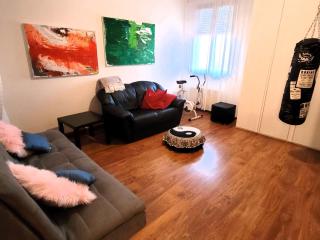 Firenze home away - Pape's cozy apartment, near Airport - 14 min from city center-10 minutes walk from the Baker Hughes - Florenz - 1