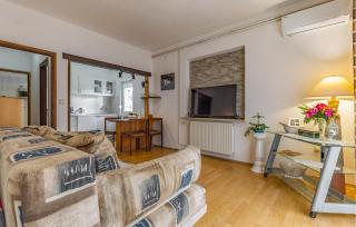 1 Bedroom Amazing Apartment In Medulin - Medulin - 8