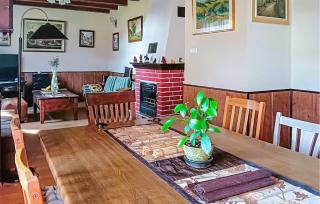 Amazing Apartment In Chwarzenko - - 7
