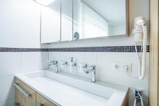 H19 - Modernes Ferienhaus 145qm, 3SZ, Wellnessbereich mit Sauna und Dachterrasse mit Panoramablick, Kühlen und Heizen mit Geothermie - Fügen - 4