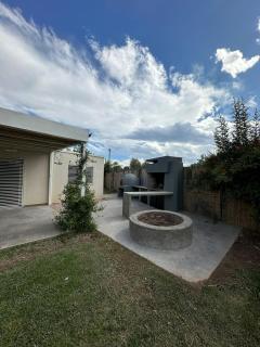 CASA ESPECTACULAR EN VISTALBA MENDOZA - 1