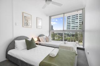 The Peninsula - Modern Beach Front 2BDR with Parking, Pool & Tennis - 8