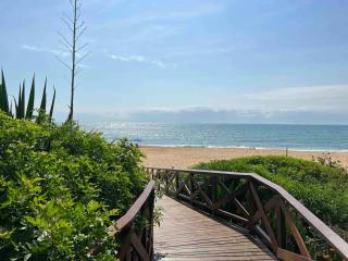 Casa pé na areia em praia paradisíaca com piscina frente mar - Balneário Camboriú - 4