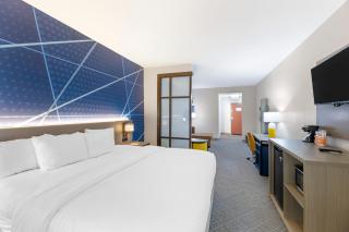 Comfort Suites - Pecos - 8
