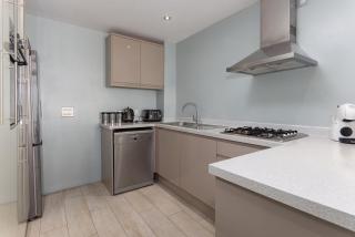 Flatzy - 3 Bedroom Apartment in Heart of City Centre - 7