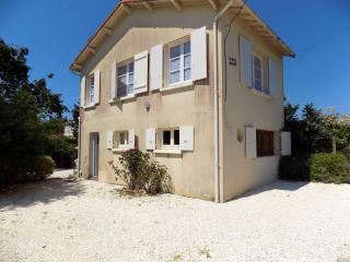 Saint Palais sur Mer - MAISON ATYPIQUE à étage avec JARDIN CLOS et TERRASSE - Saint-Palais-sur-Mer - 0